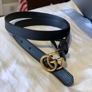 Thin strap Gucci belt